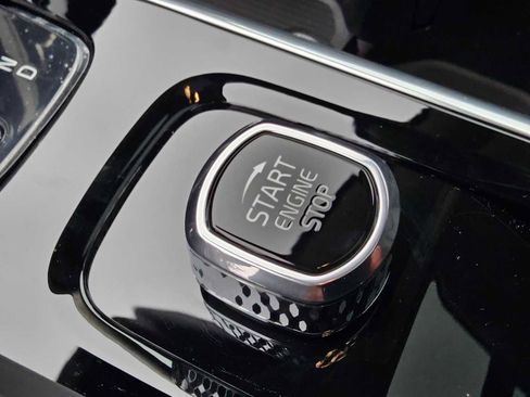 Certified 2025 Volvo XC60 B5 Core w/ Protection Package Premier image 64