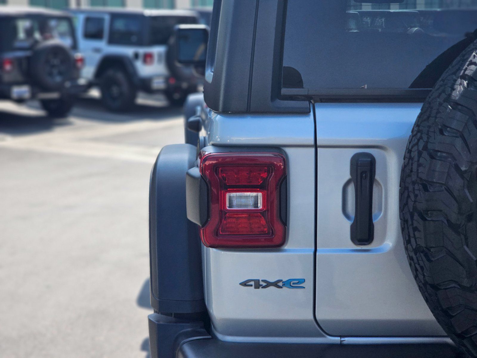 Used 2024 Jeep Wrangler Unlimited Rubicon 4xe AWD/4WD image 10