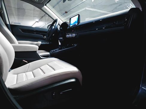 Used 2023 Honda CR-V EX-L image 32