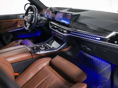 Used 2025 BMW X7 M60i image 19