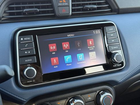 Used 2025 Nissan Versa SV image 20