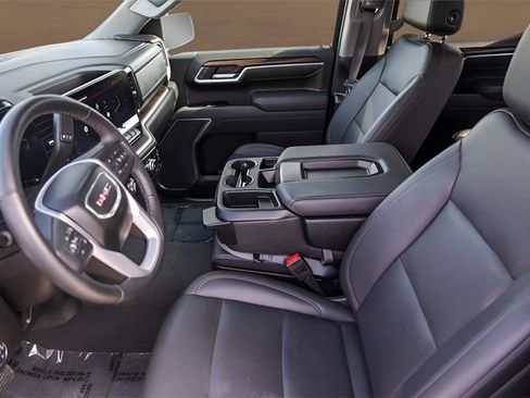 Used 2025 GMC Sierra 1500 SLT image 9
