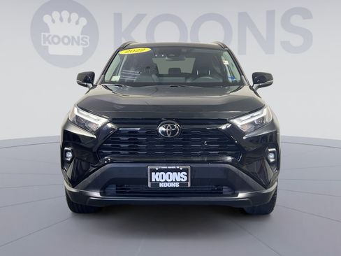 Used 2022 Toyota RAV4 XLE Premium AWD/4WD image 4