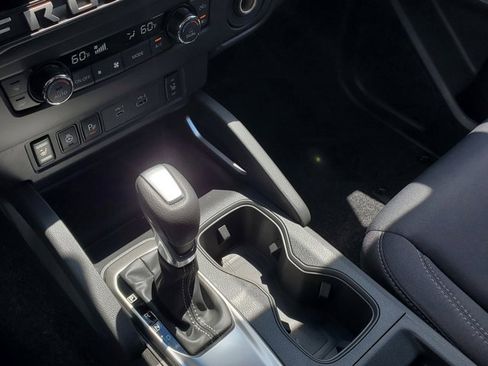 New 2025 Nissan Frontier SV image 11