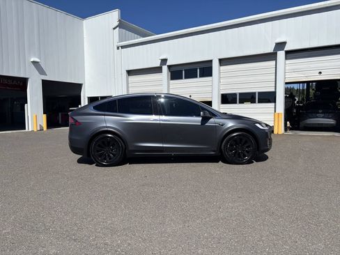 Used 2020 Tesla Model X Long Range AWD/4WD image 8