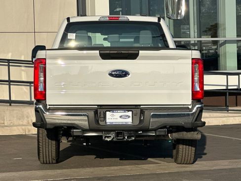 New 2026 Ford F250 XL w/ XL Chrome Package image 4