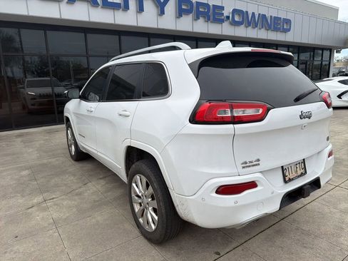 Used 2017 Jeep Cherokee Overland w/ Technology Group image 9