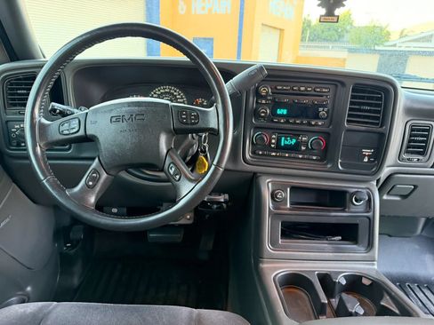 Used 2007 GMC Sierra 2500 SLE w/ Heavy-Duty Power Package RWD image 18