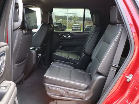 Used 2021 GMC Yukon SLT w/ Rear Media and Nav Package AWD/4WD image 42
