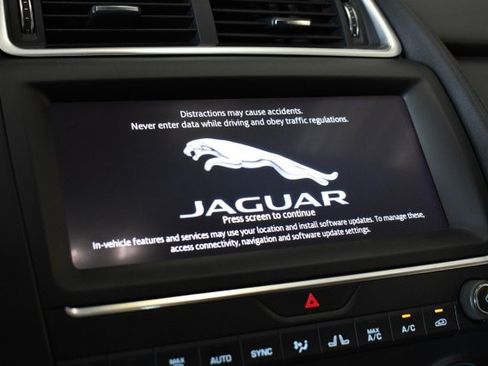 Used 2020 Jaguar E-PACE SE AWD/4WD image 33