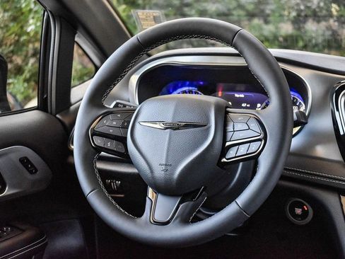 New 2026 Chrysler Pacifica Limited w/ S Appearance Package FWD image 9
