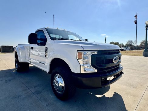 Used 2022 Ford F350 XL image 3