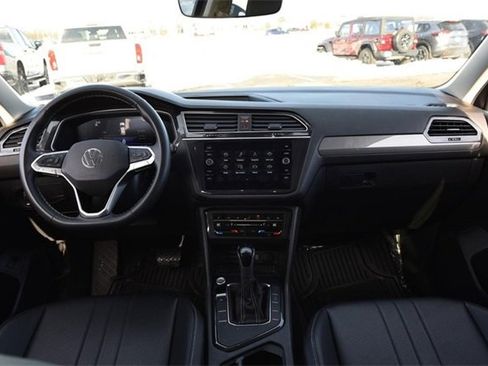 Certified 2024 Volkswagen Tiguan SE image 7