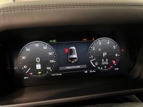 New 2026 Land Rover Defender 130 X-Dynamic SE image 31