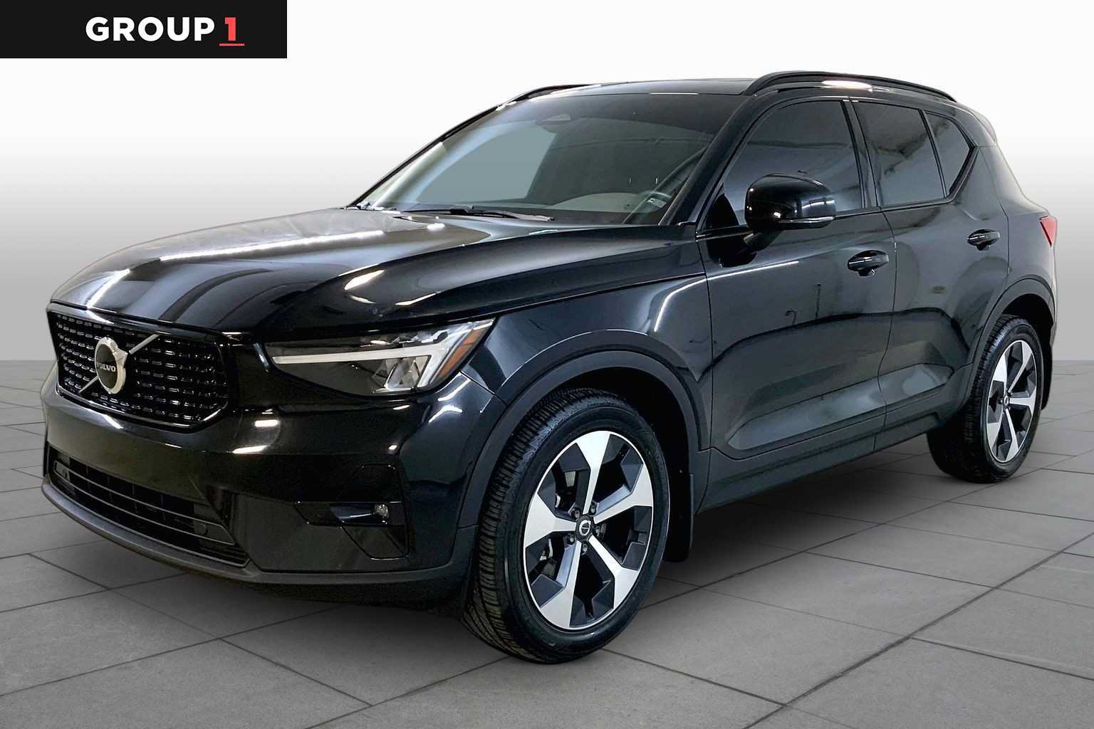 Used 2023 Volvo XC40 B5 Plus w/ Protection Package Premier AWD/4WD image 1