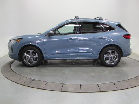 Certified 2023 Ford Escape ST-Line w/ Tech Pack #1 AWD/4WD image 4