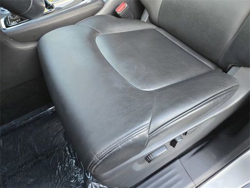 Used 2023 Nissan Armada SV image 12