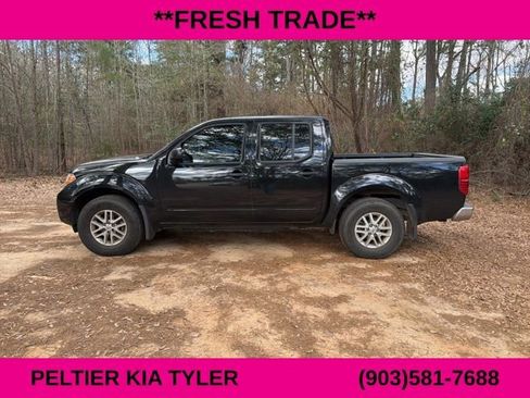 Used 2019 Nissan Frontier SV image 6