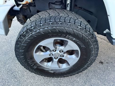 Used 2017 Jeep Wrangler Unlimited Sahara w/ Connectivity Group AWD/4WD image 50