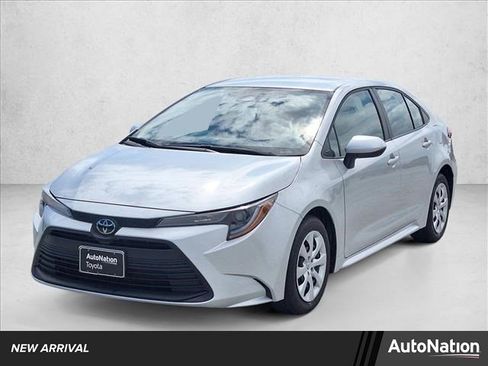 Used 2025 Toyota Corolla LE FWD image 1