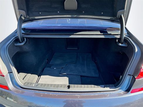 Used 2019 BMW 750i w/ Executive Package image 21