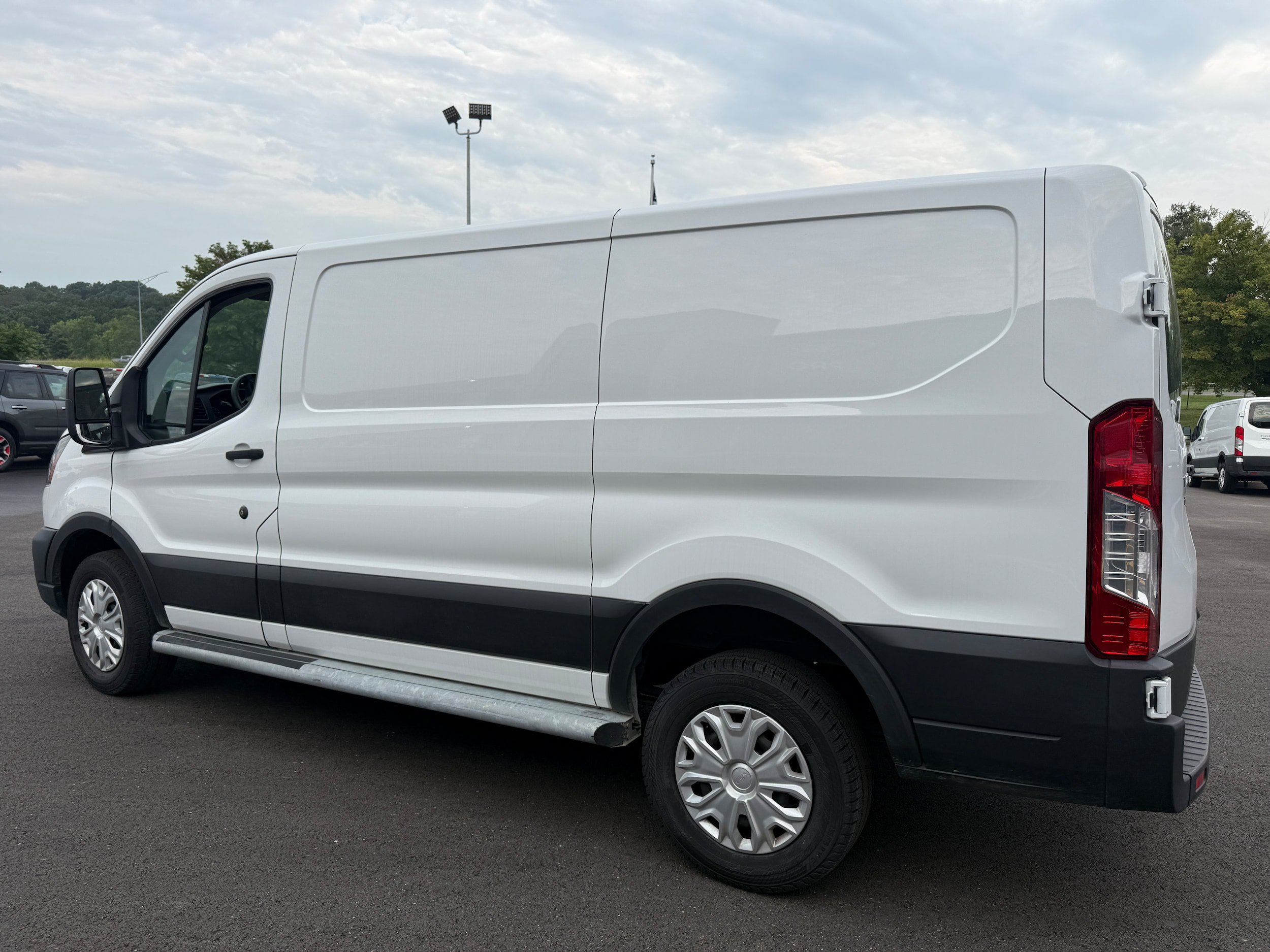 Used 2024 Ford Transit 250 Low Roof w/ Exterior Upgrade Package RWD image 6