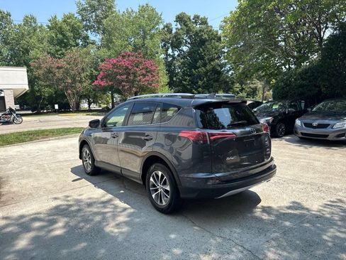 Used 2018 Toyota RAV4 XLE w/ Convenience Package AWD/4WD image 3
