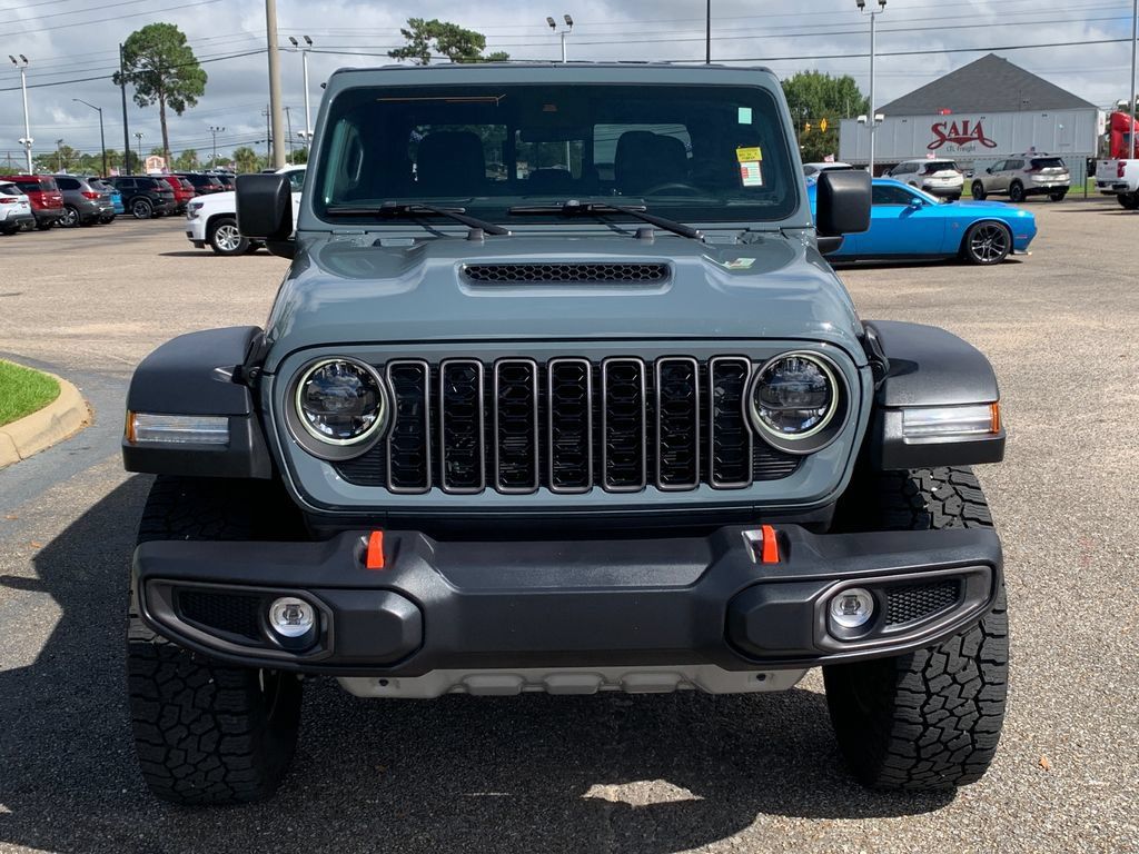 Used 2024 Jeep Gladiator Mojave w/ Convenience Group AWD/4WD image 3