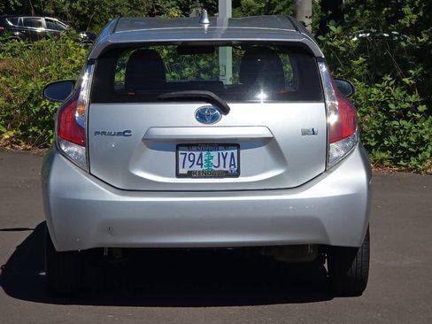 Used 2016 Toyota Prius C Two FWD image 7