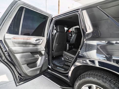 Used 2021 Chevrolet Tahoe LT AWD/4WD image 17