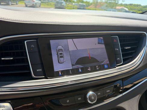 Used 2022 Buick Enclave Avenir w/ Avenir Technology Package FWD image 18