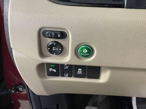 Used 2022 Honda Pilot Touring image 16