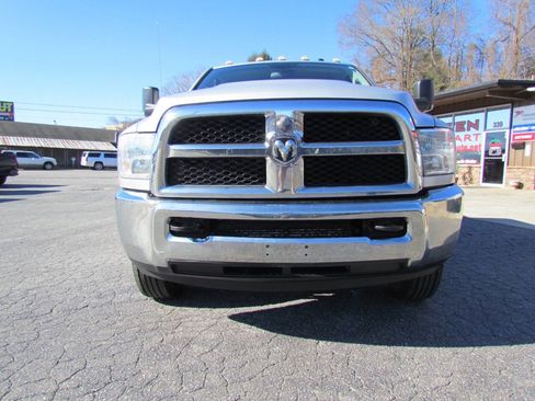 Used 2018 RAM 3500 SLT image 2