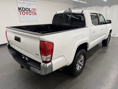 Certified 2017 Toyota Tacoma SR5 image 2