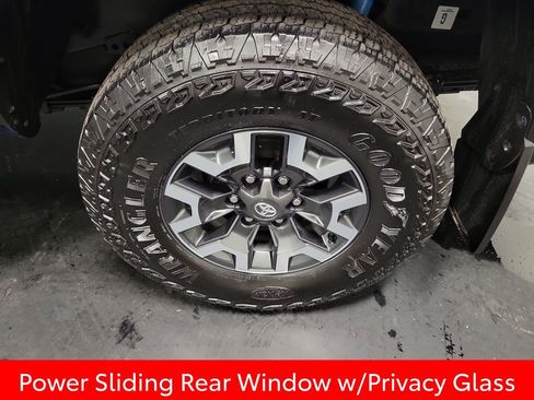 Used 2023 Toyota Tacoma TRD Off-Road image 10