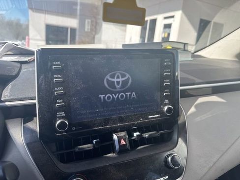 Used 2021 Toyota Corolla LE image 10