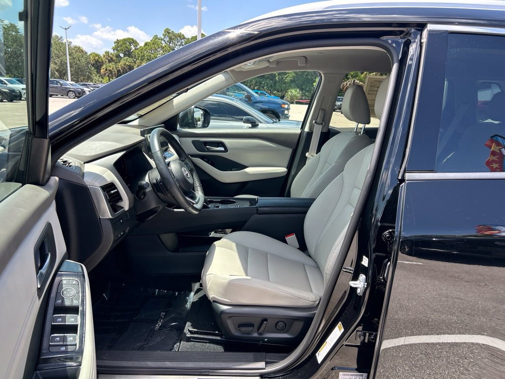 Certified 2024 Nissan Rogue SL FWD image 17