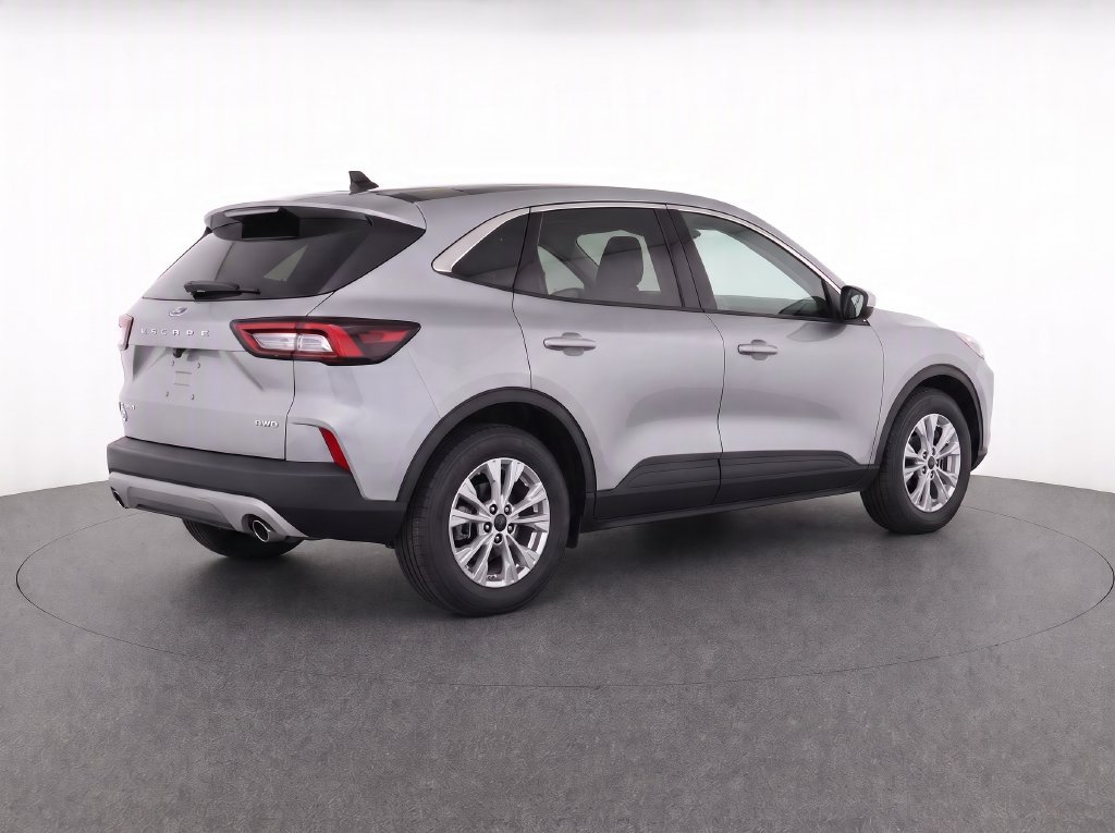 Used 2023 Ford Escape Active AWD/4WD image 4