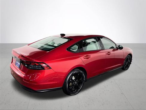 Used 2025 Honda Accord SE image 6