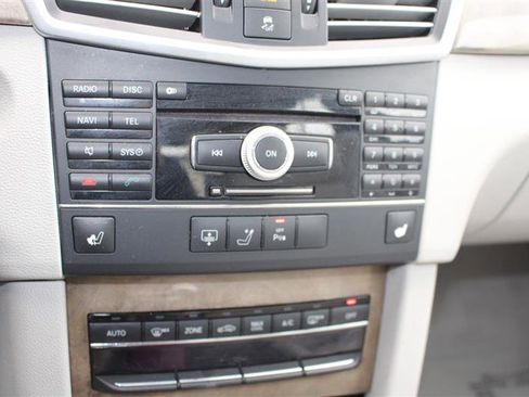 Used 2010 Mercedes-Benz E 350 E 350 w/ Premium 2 Pkg image 21