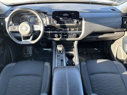 Used 2025 Nissan Pathfinder SV image 36