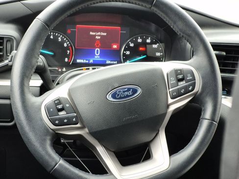 Used 2024 Ford Explorer XLT w/ Equipment Group 202A RWD image 13