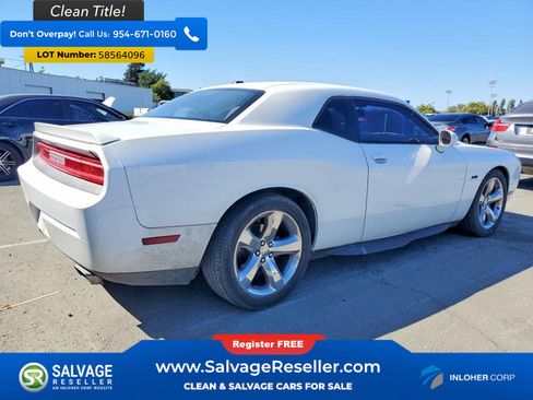 Used 2014 Dodge Challenger R/T RWD image 4