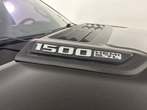 Used 2019 RAM 1500 Laramie w/ Sport Appearance Package AWD/4WD image 10