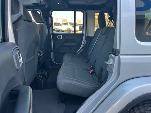 Used 2024 Jeep Wrangler Unlimited Sahara AWD/4WD image 26