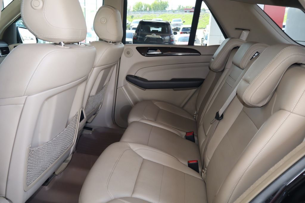Used 2015 Mercedes-Benz ML 250 BlueTEC 4MATIC image 35
