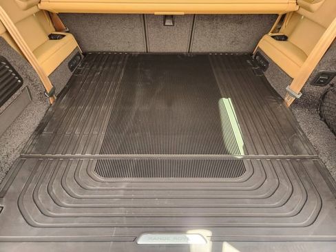 New 2026 Land Rover Range Rover Long Wheelbase SE image 22