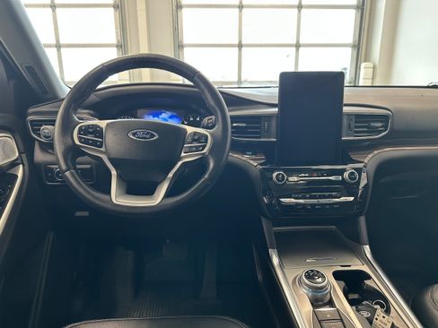 Used 2023 Ford Explorer Limited w/ Limited Technology Package AWD/4WD image 19