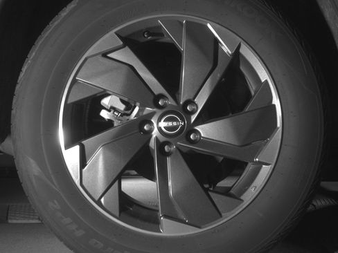 Used 2025 Nissan Rogue SV AWD/4WD image 15