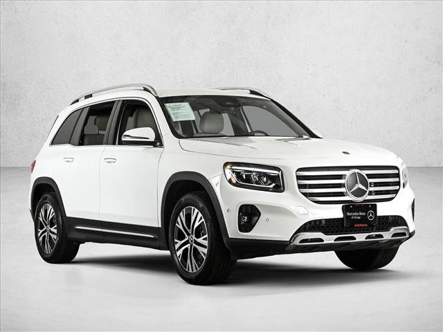 Used 2025 Mercedes-Benz GLB 250 4MATIC image 3